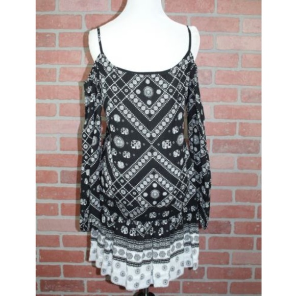 Auguste the Label Nomad Off The Shoulder Dress - Picture 6 of 8